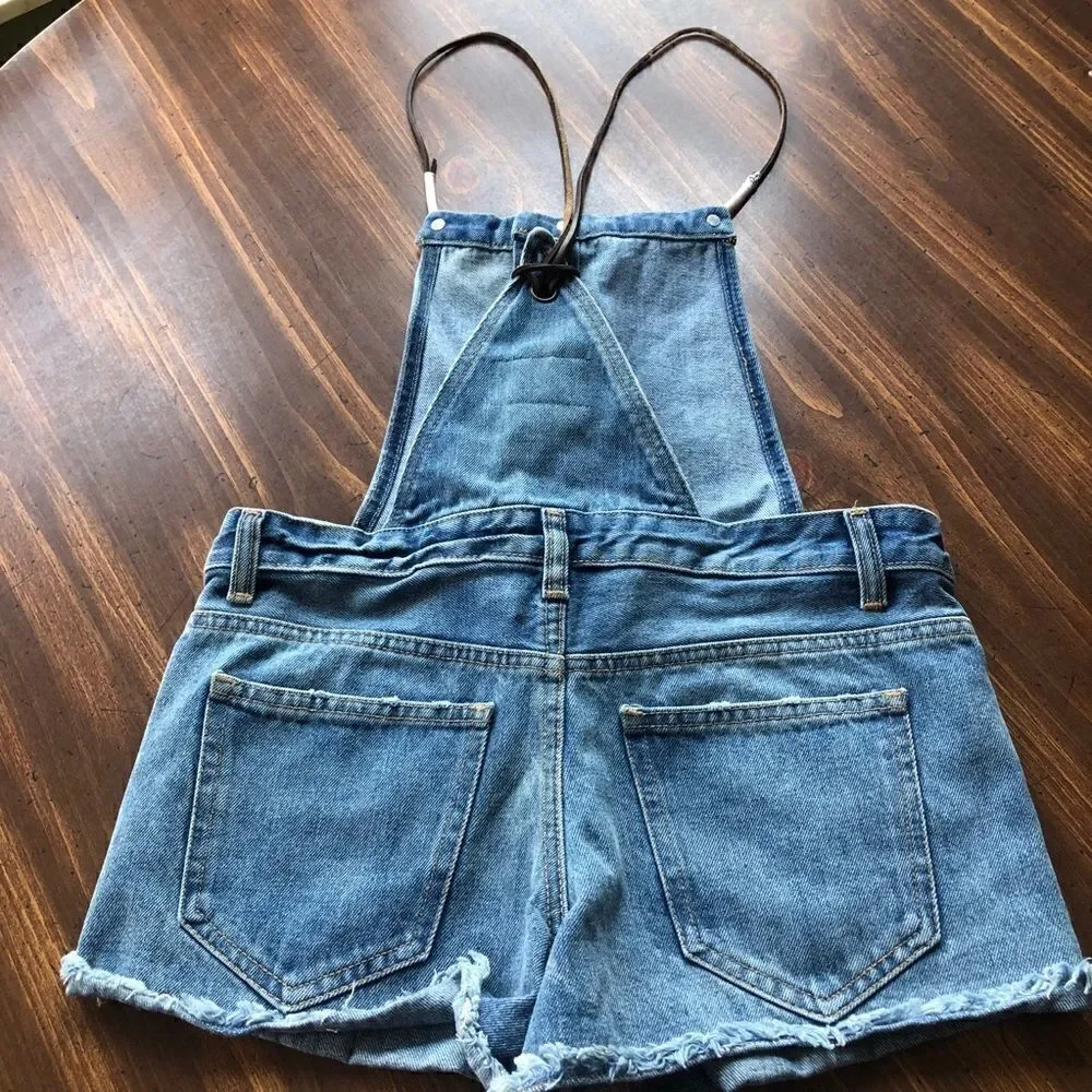 Forever 21 Distressed Size 24 Jean Short Bibs!